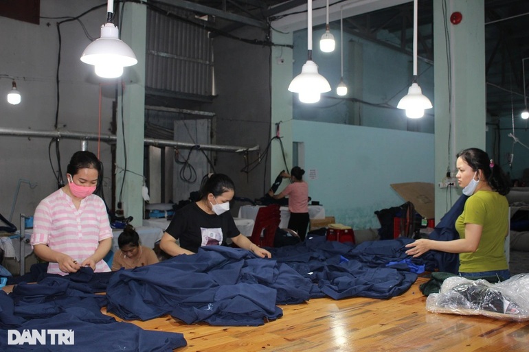 Doanh nghiệp may mặc chật vật tìm lao động sau Tết - 2 Doanh nghiệp may mặc chật vật tìm lao động sau Tết - 2