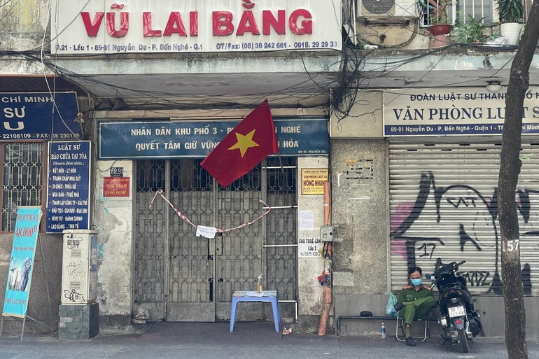 Một chung cư tại TPHCM bất ngờ bị phong tỏa vì hàng chục ca mắc Covid-19 - 1 Một chung cư tại TPHCM bất ngờ bị phong tỏa vì hàng chục ca mắc Covid-19 - 1
