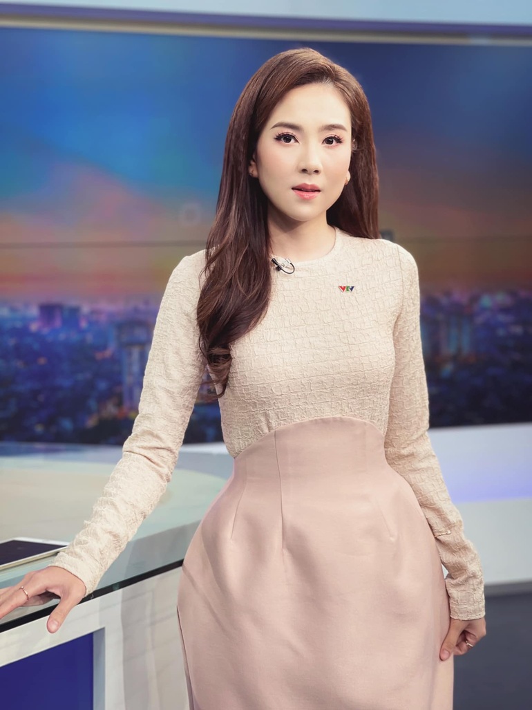 BTV Mai Ngọc VTV tiết lộ điều lần đầu tiên làm sau 10 năm lên sóng - 8 BTV Mai Ngọc VTV tiết lộ điều lần đầu tiên làm sau 10 năm lên sóng - 8