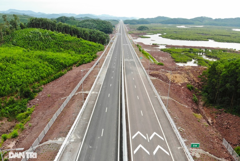 Khẩn trương hoàn thiện mảnh ghép cuối của chuỗi cao tốc dọc Quảng Ninh - 1 Khẩn trương hoàn thiện mảnh ghép cuối của chuỗi cao tốc dọc Quảng Ninh - 1