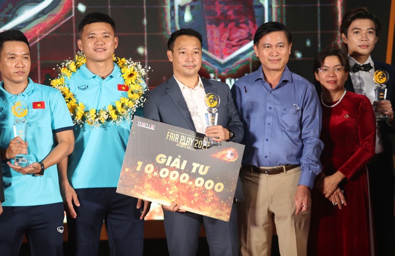 Đội tuyển futsal Việt Nam giành giải fair-play năm 2021 - 2 Đội tuyển futsal Việt Nam giành giải fair-play năm 2021 - 2