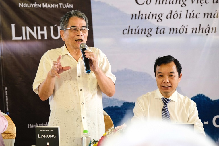 Linh ứng - Hành trình tâm linh và nỗi đau chiến tranh của người ở lại - 2 Linh ứng - Hành trình tâm linh và nỗi đau chiến tranh của người ở lại - 2