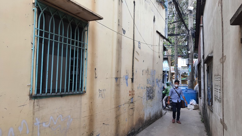 Tên trộm câu chìa khóa, mở cửa tiệm ắc quy cuỗm nhiều tài sản - 2 Tên trộm câu chìa khóa, mở cửa tiệm ắc quy cuỗm nhiều tài sản - 2