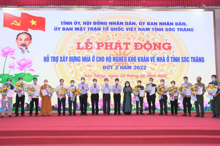 Sóc Trăng phát động hỗ trợ xây dựng nhà ở cho hộ nghèo - 2 Sóc Trăng phát động hỗ trợ xây dựng nhà ở cho hộ nghèo - 2