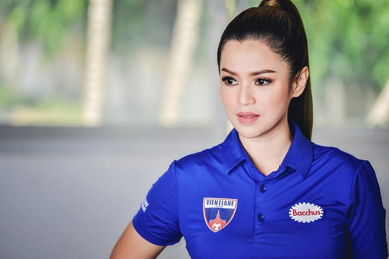 Nữ đại gia xinh đẹp Lào bơm doping tiền cho đội nhà trước trận Thái Lan - 2