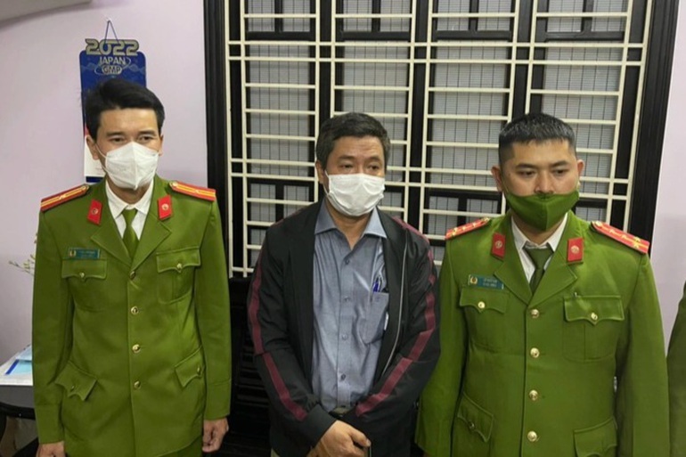 Cử người phụ trách thay Giám đốc CDC Thừa Thiên Huế vừa bị bắt tạm giam - 2 Cử người phụ trách thay Giám đốc CDC Thừa Thiên Huế vừa bị bắt tạm giam - 2