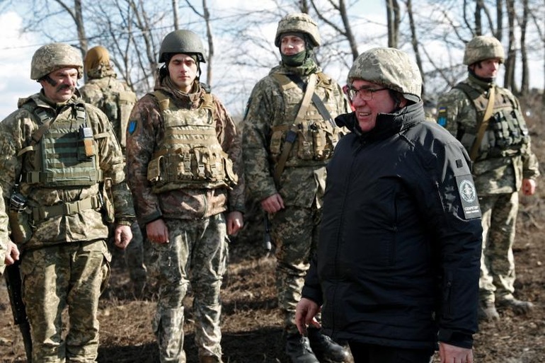 Ukraine sắp ban bố tình trạng khẩn cấp - 1
