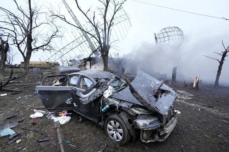 Một ngày Ukraine chìm trong khói lửa chiến sự - 19