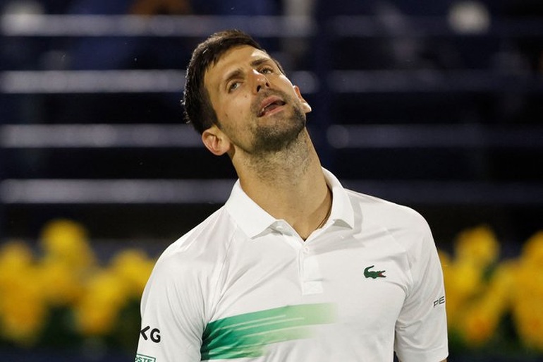 Thua sốc trước tay vợt hạng 123, Djokovic mất vị trí số một thế giới - 1