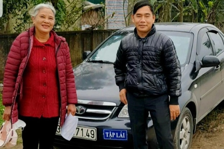 Cụ bà 72 tuổi đỗ bằng lái xe ô tô B2 ngay lần thi đầu tiên - 3 Cụ bà 72 tuổi đỗ bằng lái xe ô tô B2 ngay lần thi đầu tiên - 3
