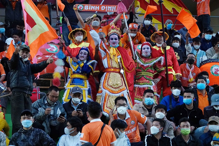 Người hâm mộ háo hức trở lại với V-League - 9 Người hâm mộ háo hức trở lại với V-League - 9