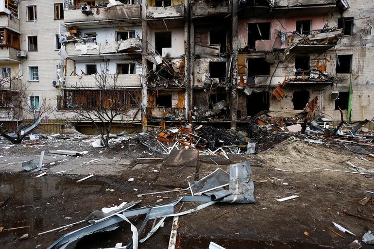 Thủ đô Kiev chìm trong khói lửa chiến sự - 3