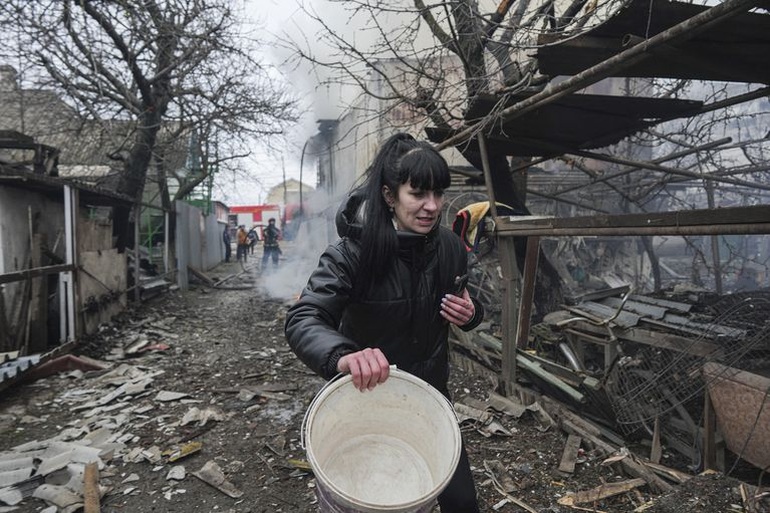 Ukraine tan hoang trong mưa bom bão đạn - 10