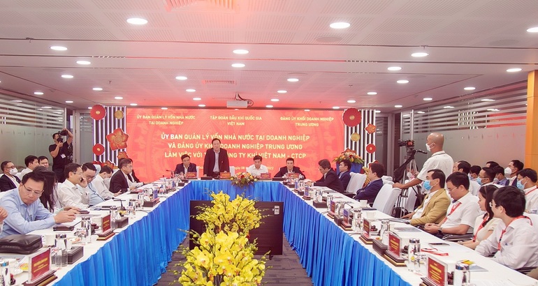 PV GAS đón Đoàn công tác Trung ương và Tập đoàn Dầu khí về thăm và làm việc - 4 PV GAS đón Đoàn công tác Trung ương và Tập đoàn Dầu khí về thăm và làm việc - 4