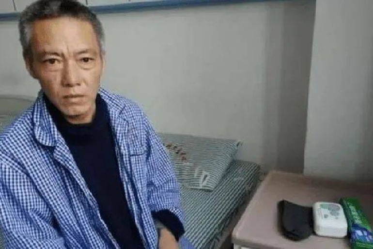 Bi kịch của thủ khoa đại học đi nhặt rác, tiều tụy lang thang trên phố - 2 Bi kịch của thủ khoa đại học đi nhặt rác, tiều tụy lang thang trên phố - 2