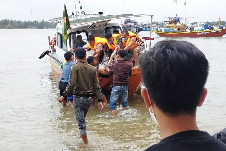 Vụ chìm ca nô du lịch: 8 nạn nhân người Hà Nội đều là họ hàng - 1