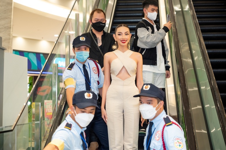 Hồ Ngọc Hà - Thùy Tiên như chị em song sinh - 8 Hồ Ngọc Hà - Thùy Tiên như chị em song sinh - 8