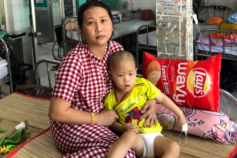Con đã kiên trì chịu đựng bao đau đớn, mẹ sao nỡ buông tay - 2 Con đã kiên trì chịu đựng bao đau đớn, mẹ sao nỡ buông tay - 2