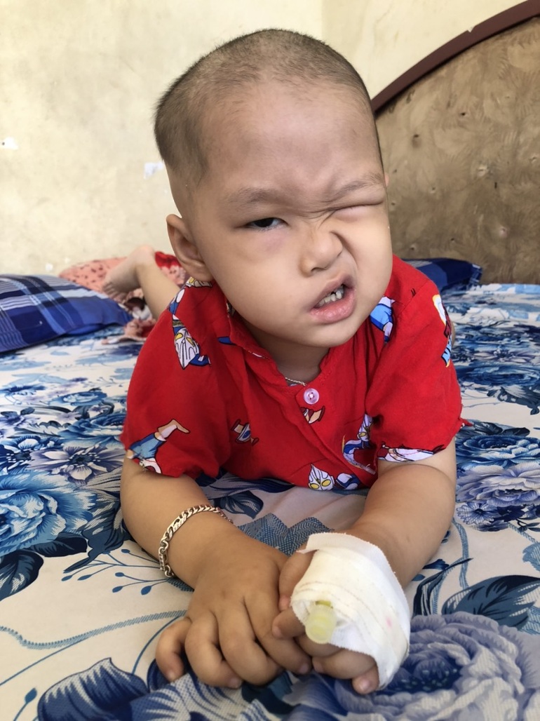 Con đã kiên trì chịu đựng bao đau đớn, mẹ sao nỡ buông tay - 4 Con đã kiên trì chịu đựng bao đau đớn, mẹ sao nỡ buông tay - 4