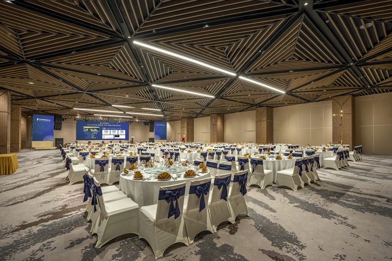 Ibiza Party Resort hiện thực hóa giấc mơ thiên đường giải trí - 3 Ibiza Party Resort hiện thực hóa giấc mơ thiên đường giải trí - 3