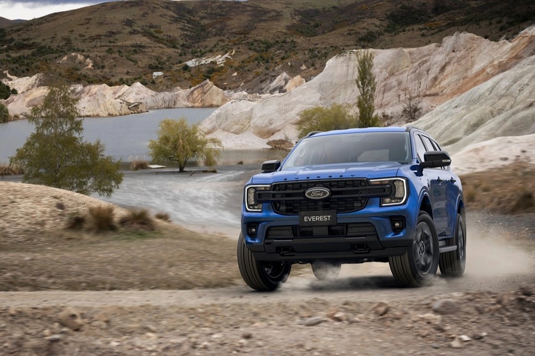 Ford Everest thế hệ mới 2023 ra mắt, tăng áp lực cạnh tranh lên Fortuner - 12
