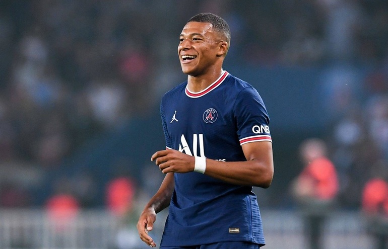 Choáng với số tiền siêu khủng PSG chi ra để giữ chân Mbappe - 2