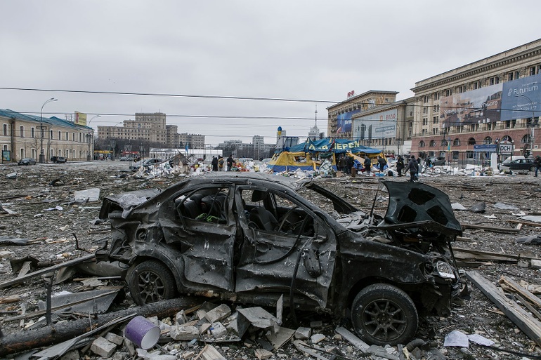 Thành phố lớn đầu tiên của Ukraine thất thủ - 1