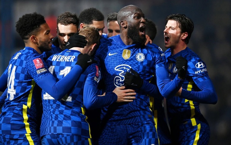 Lukaku giúp Chelsea thoát nạn trước đối thủ chiếu dưới - 1