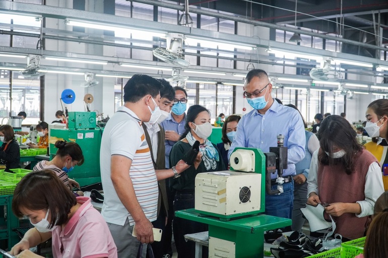 Dịch bệnh sẽ qua đi, còn tình thương ở lại - 4