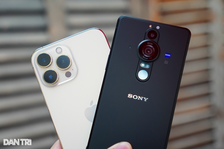 Sony Xperia Pro-I đọ dáng iPhone 13 Pro Max - 3 Sony Xperia Pro-I đọ dáng iPhone 13 Pro Max - 3