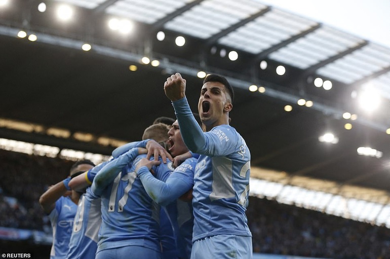 Những khoảnh khắc Man Utd thua tan nát Man City ở Etihad - 13