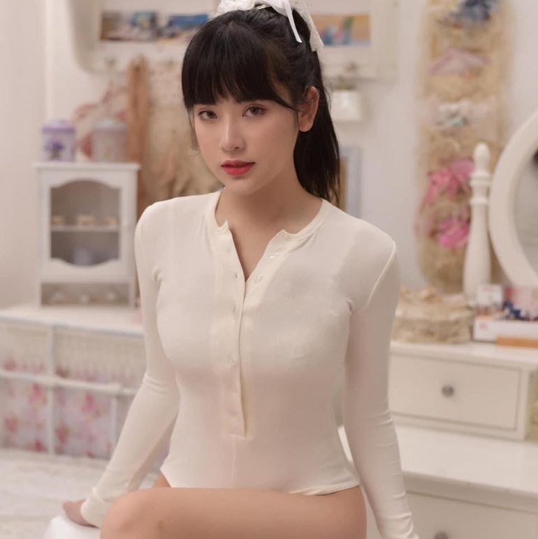 Sexy không phải hư, kín cổng cao tường chưa chắc đã ngoan - 1 Sexy không phải hư, kín cổng cao tường chưa chắc đã ngoan - 1
