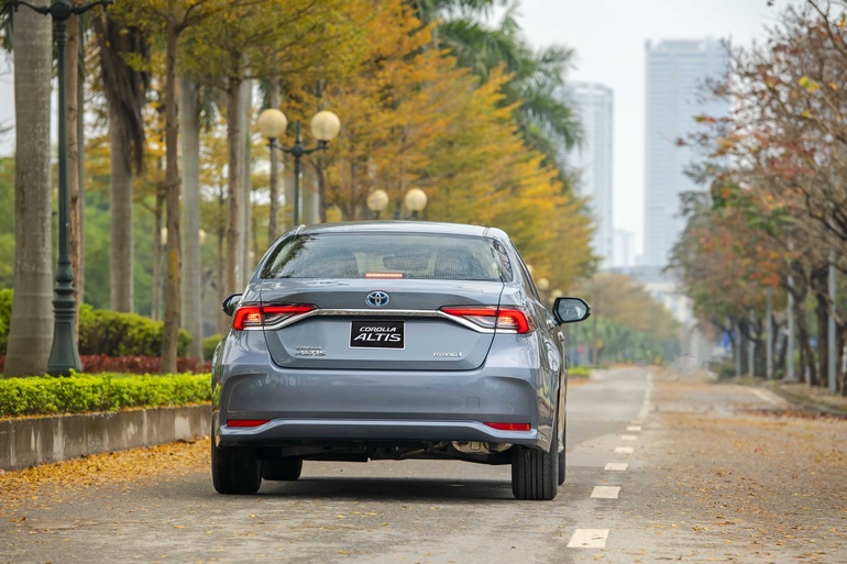 Corolla Altis bản 2022 có động cơ hybrid, giá cao nhất 868 triệu đồng - 7