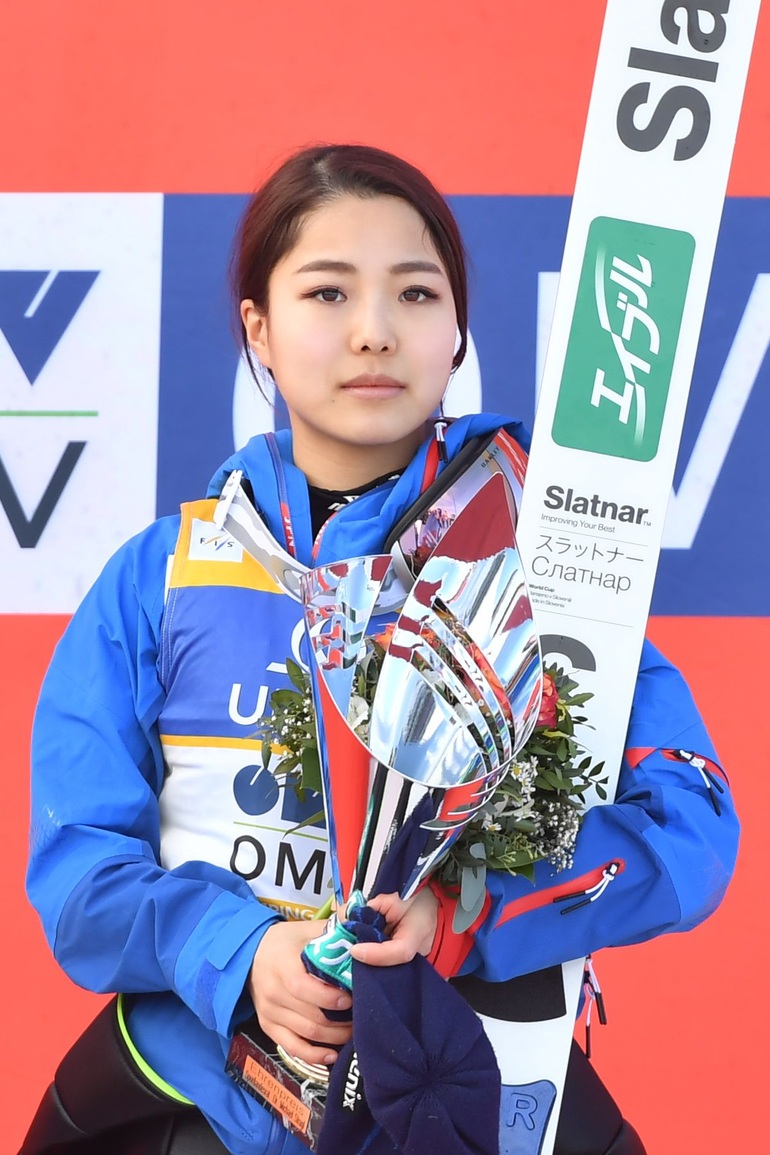 Sara Takanashi: Nữ thần trượt tuyết xinh đẹp của thể thao Nhật Bản - 1