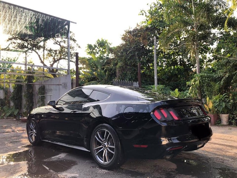 Ford Mustang GT rao bán 800 triệu, người mua trả hẳn 900 triệu đồng - 1 Ford Mustang GT rao bán 800 triệu, người mua trả hẳn 900 triệu đồng - 1