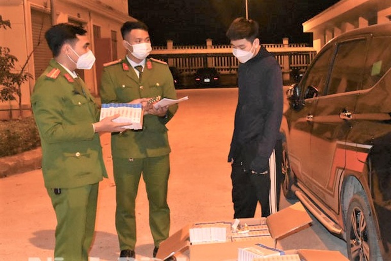 Nam thanh niên Hà Nội mua bán 800 hộp thuốc chữa Covid-19 lậu - 1 Nam thanh niên Hà Nội mua bán 800 hộp thuốc chữa Covid-19 lậu - 1
