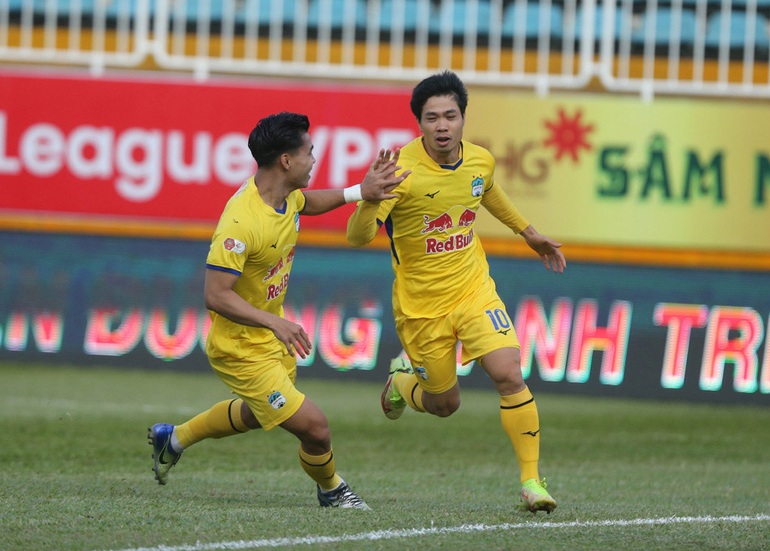 HLV Kiatisuk khen Công Phượng sau cú đúp bàn thắng vào lưới CLB Viettel - 2