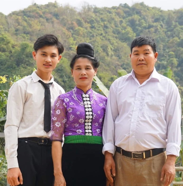 H&agrave;nh tr&igrave;nh chạm tới ước mơ trở th&agrave;nh b&aacute;c sĩ của ch&agrave;ng trai d&acirc;n tộc Th&aacute;i - 4