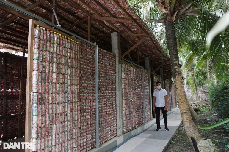 Dị nhân nhặt hàng vạn chai nhựa về xây nhà độc nhất miền Tây - 6