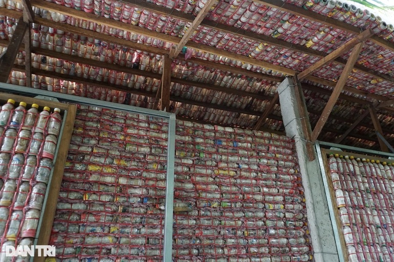 Dị nhân nhặt hàng vạn chai nhựa về xây nhà độc nhất miền Tây - 7