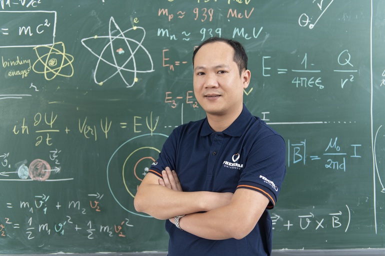 Giáo sư trẻ nhất Việt Nam năm 2021: Hạnh phúc là giải được bài toán khó - 1