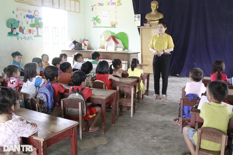 Gần 100 cô trò vùng cao mong bạn đọc Báo Dân trí giúp thoát cảnh học nhờ - 9 Gần 100 cô trò vùng cao mong bạn đọc Báo Dân trí giúp thoát cảnh học nhờ - 9
