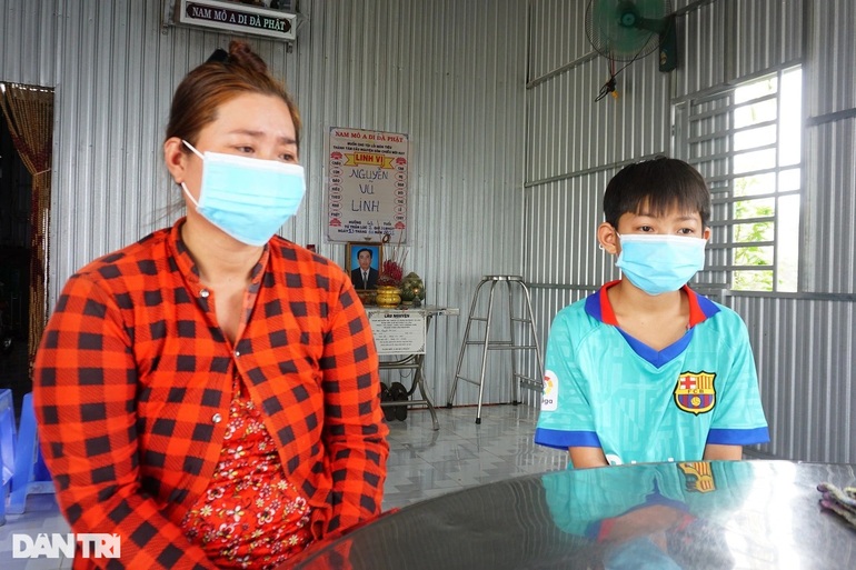Covid-19 cướp đi người thân, hai em nhỏ sợ phải bỏ học kiếm cơm ăn qua ngày - 2 Covid-19 cướp đi người thân, hai em nhỏ sợ phải bỏ học kiếm cơm ăn qua ngày - 2