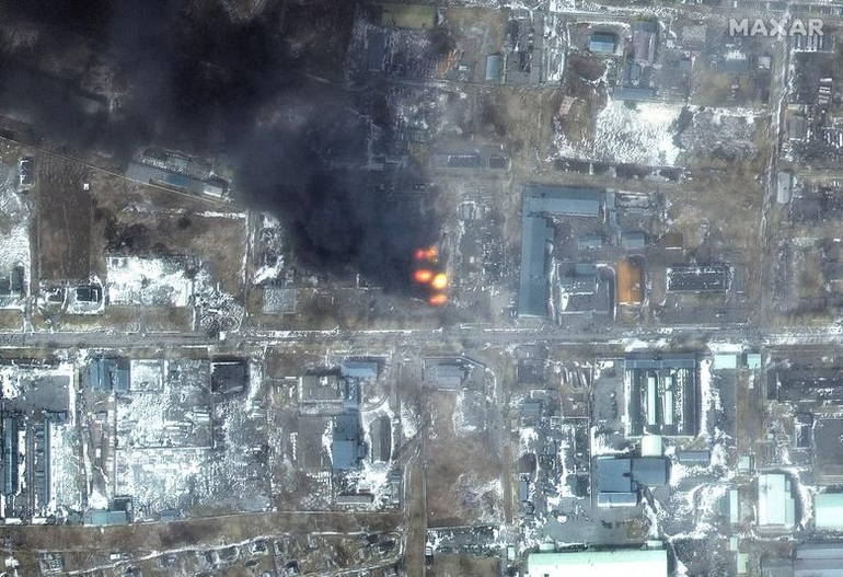 Khói lửa bom đạn bủa vây Ukraine sau 3 tuần chiến sự - 11