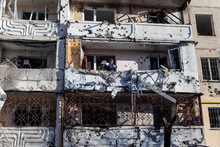 Khói lửa bom đạn bủa vây Ukraine sau 3 tuần chiến sự - 4