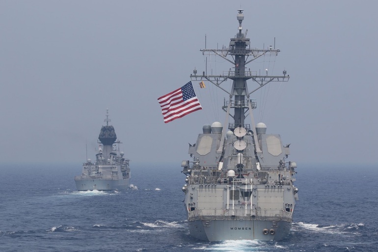 Chiến hạm Mỹ, Nhật, Australia tập trận tại Biển Đông - 4
