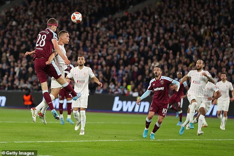 Ngôi sao Ukraine giúp West Ham giành vé vào tứ kết Europa League - 2 Ngôi sao Ukraine giúp West Ham giành vé vào tứ kết Europa League - 2