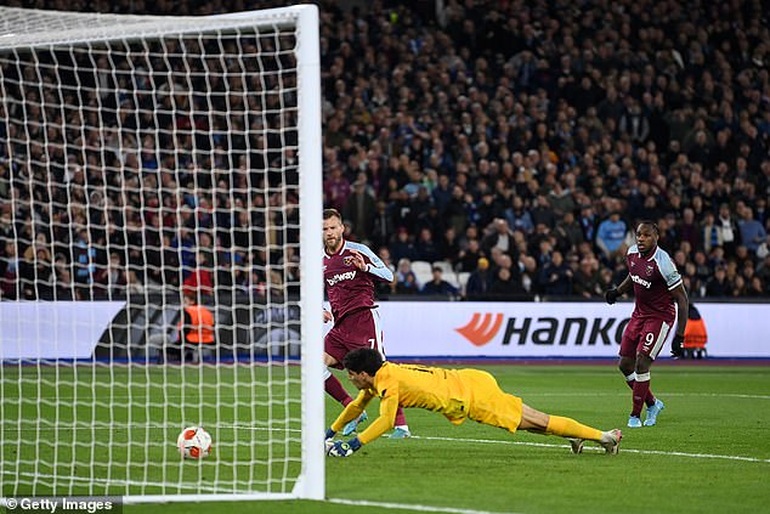 Ngôi sao Ukraine giúp West Ham giành vé vào tứ kết Europa League - 11