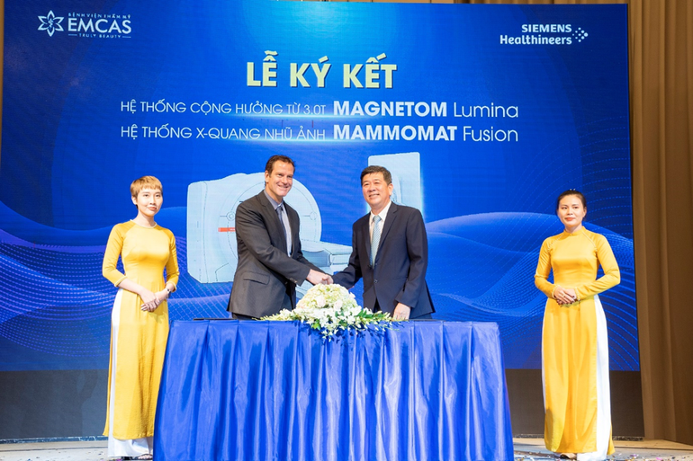 Tầm soát ung thư vú miễn phí: Xe buýt lưu động đến tận nơi - 2 Tầm soát ung thư vú miễn phí: Xe buýt lưu động đến tận nơi - 2