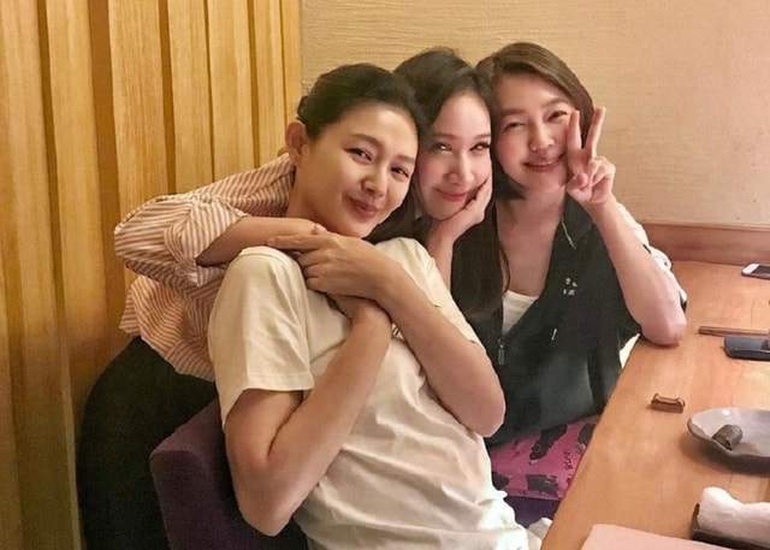 Từ Hy Viên xinh đẹp, rạng rỡ sau thông báo tái hôn gây sốc - 3 Từ Hy Viên xinh đẹp, rạng rỡ sau thông báo tái hôn gây sốc - 3